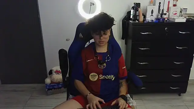 thomascooper7 online show from 02/28/25, 10:50