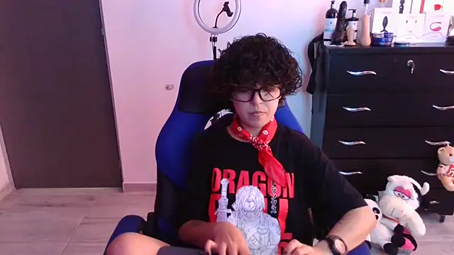 thomascooper7 online show from 10/31/25, 07:26