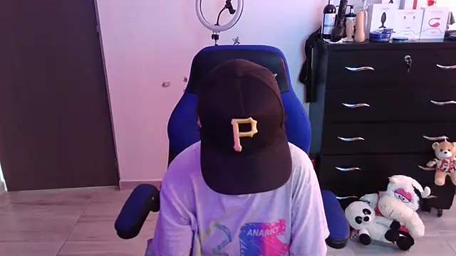 thomascooper7 online show from 11/11/25, 07:14