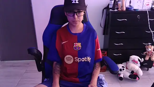 thomascooper7 online show from 11/25/25, 05:46