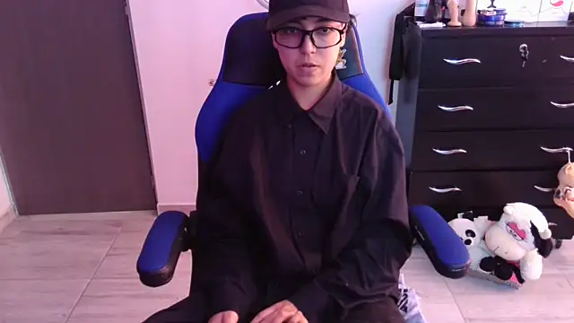 thomascooper7 online show from 11/29/25, 06:33