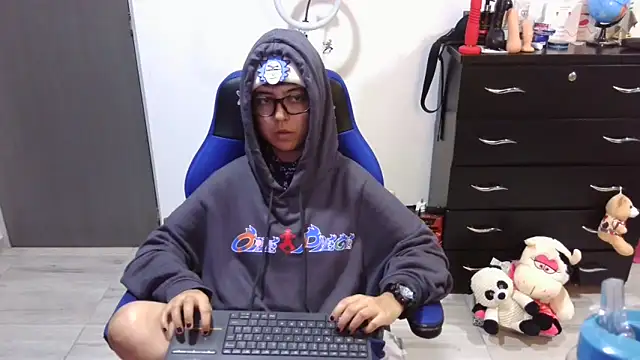 thomascooper7 online show from 05/04/26, 06:48
