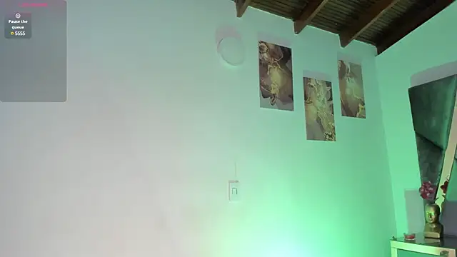 Milan ebony online show from 03/19/25, 11:28