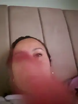 Snapshot of RenataSexy_ chatting on 10/17/25, 05:15 RenataSexy  online show from 10/17/25, 05:15