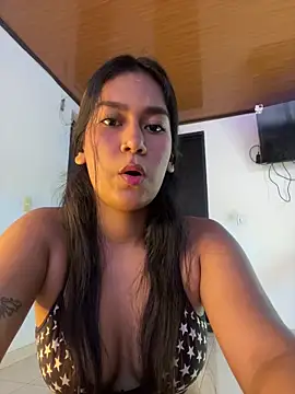 ALANAH KITTY online show from 10/18/25, 08:20