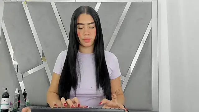 Sofia-candyht online show from 02/28/25, 03:15