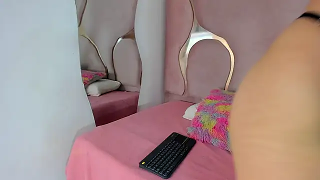 Sofia-candyht online show from 05/05/26, 09:01