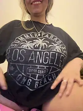 Snapshot of maskinamy chatting on 12/28/24, 11:05 maskinamy online show from 12/28/24, 11:05