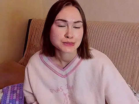 Snapshot of sleeeep_y chatting on 02/23/26, 02:14 sleeeep y online show from 02/23/26, 02:14