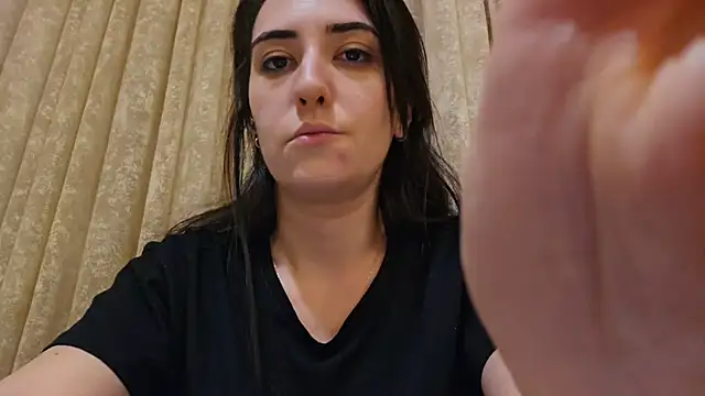 Snapshot of AlejandraDelaney chatting on 01/01/25, 03:14 AlejandraDelaney online show from 01/01/25, 03:14