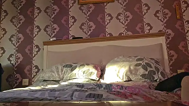 Snapshot of AlejandraDelaney chatting on 01/10/25, 12:58 AlejandraDelaney online show from 01/10/25, 12:58