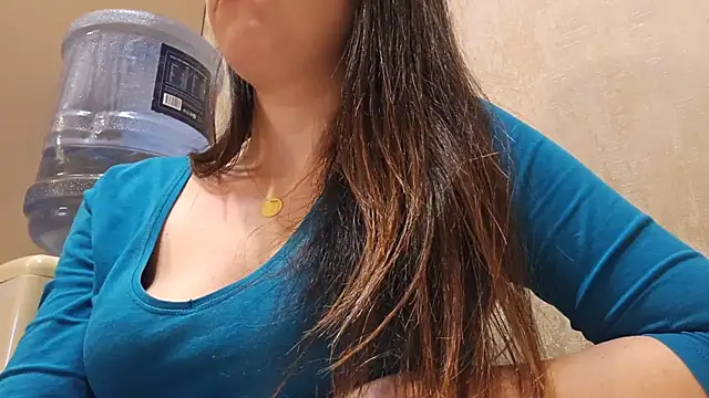 Snapshot of AlejandraDelaney chatting on 01/24/25, 04:17 AlejandraDelaney online show from 01/24/25, 04:17