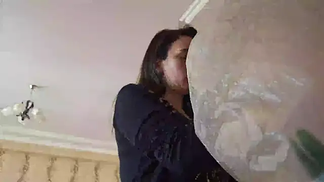 Snapshot of AlejandraDelaney chatting on 02/04/25, 10:32 AlejandraDelaney online show from 02/04/25, 10:32