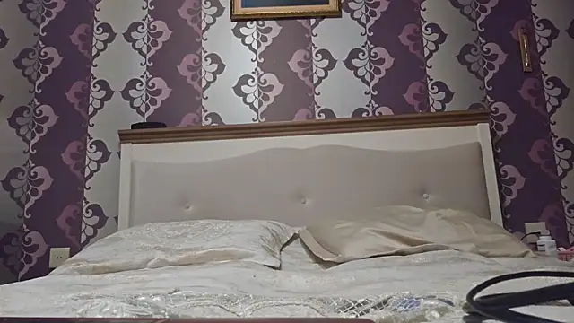 Snapshot of AlejandraDelaney chatting on 02/04/25, 10:55 AlejandraDelaney online show from 02/04/25, 10:55