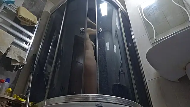 Snapshot of AlejandraDelaney chatting on 02/10/25, 10:40 AlejandraDelaney online show from 02/10/25, 10:40