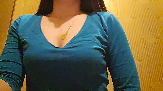 Snapshot of AlejandraDelaney chatting on 03/15/25, 04:21 AlejandraDelaney online show from 03/15/25, 04:21