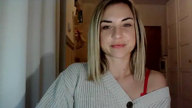 Snapshot of ashley_xlove chatting on 12/16/24, 05:43 ashley xlove online show from 12/16/24, 05:43