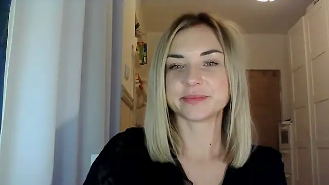 Snapshot of ashley_xlove chatting on 12/18/24, 02:38 ashley xlove online show from 12/18/24, 02:38