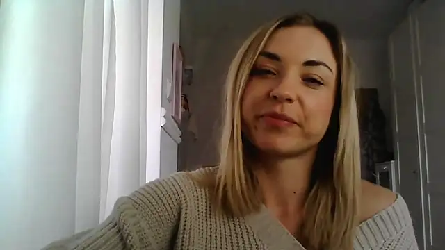 Snapshot of ashley_xlove chatting on 03/10/25, 10:48 ashley xlove online show from 03/10/25, 10:48