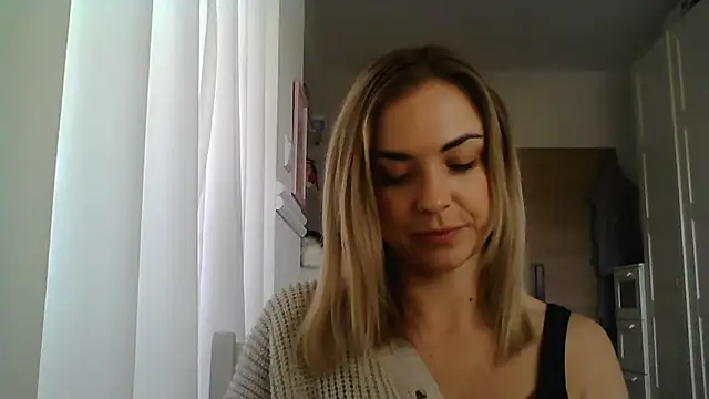 Snapshot of ashley_xlove chatting on 03/17/25, 10:49 ashley xlove online show from 03/17/25, 10:49