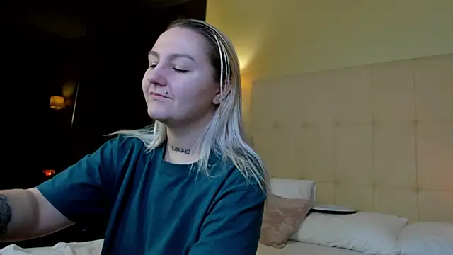 Debbie Taylor online show from 10/17/25, 04:53