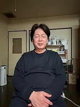 Snapshot of SaneService9 chatting on 02/15/26, 06:59 SaneService9 online show from 02/15/26, 06:59