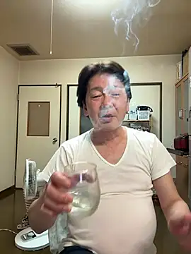 Snapshot of SaneService9 chatting on 04/13/26, 07:03 SaneService9 online show from 04/13/26, 07:03