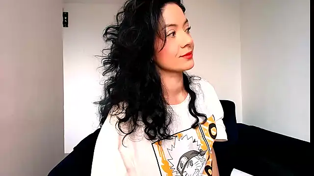Snapshot of miabeautyxx chatting on 03/25/26, 01:50 miabeautyxx online show from 03/25/26, 01:50
