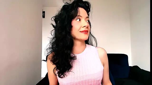Snapshot of miabeautyxx chatting on 04/06/26, 01:23 miabeautyxx online show from 04/06/26, 01:23