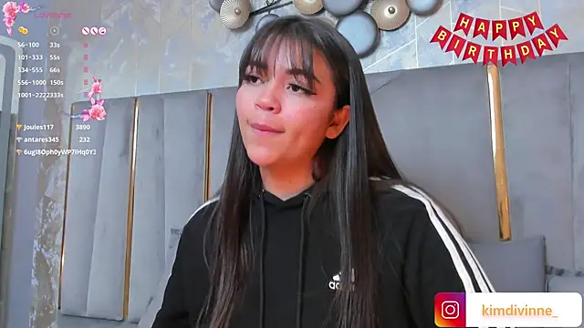 KimDevinne online show from 01/04/25, 08:17