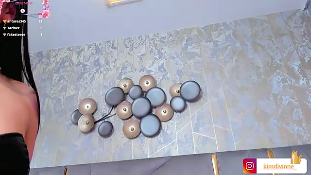 KimDevinne online show from 02/22/25, 06:17