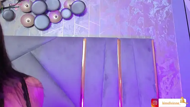 KimDevinne online show from 09/17/25, 03:08