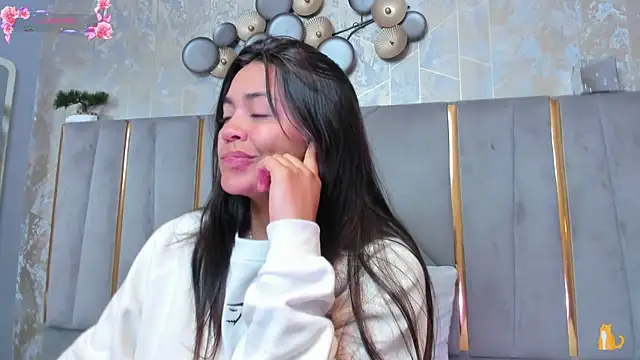 Snapshot of KimDevinne chatting on 01/16/26, 02:37 KimDevinne online show from 01/16/26, 02:37