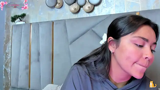 Snapshot of KimDevinne chatting on 02/25/26, 02:54 KimDevinne online show from 02/25/26, 02:54