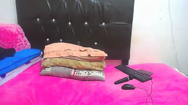 BigbootyNickyx online show from 03/12/25, 11:01