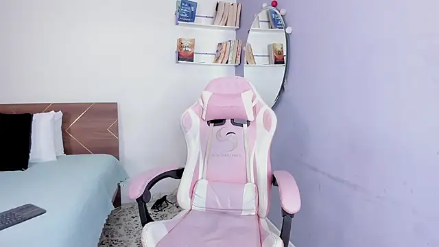 amber maxwell online show from 02/03/25, 08:35