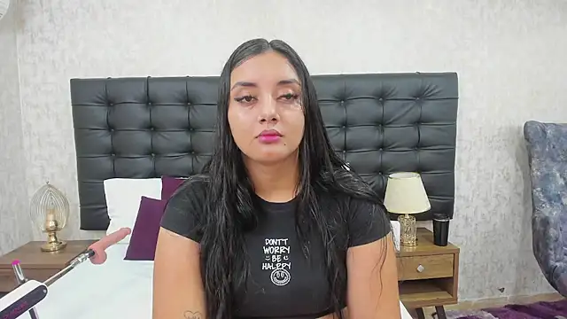 Snapshot of AmaliaDalton chatting on 02/01/25, 11:10 AmaliaDalton online show from 02/01/25, 11:10