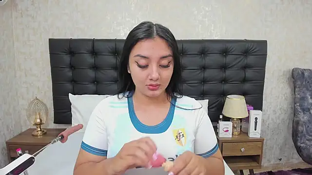 Snapshot of AmaliaDalton chatting on 09/20/25, 11:33 AmaliaDalton online show from 09/20/25, 11:33