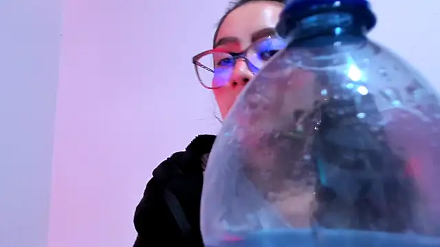 teffy lee online show from 01/05/25, 09:03