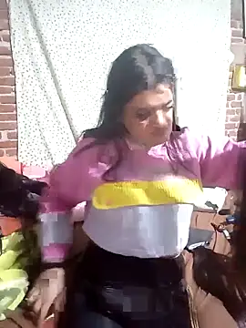 yovana13 online show from 11/07/25, 03:39