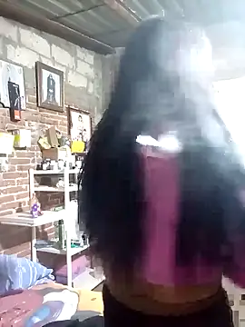 yovana13 online show from 11/25/25, 06:24