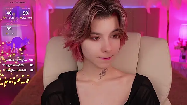 Snapshot of HaylaAmber chatting on 12/14/24, 02:34 HaylaAmber online show from 12/14/24, 02:34