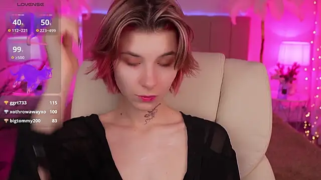 Snapshot of HaylaAmber chatting on 12/14/24, 05:40 HaylaAmber online show from 12/14/24, 05:40