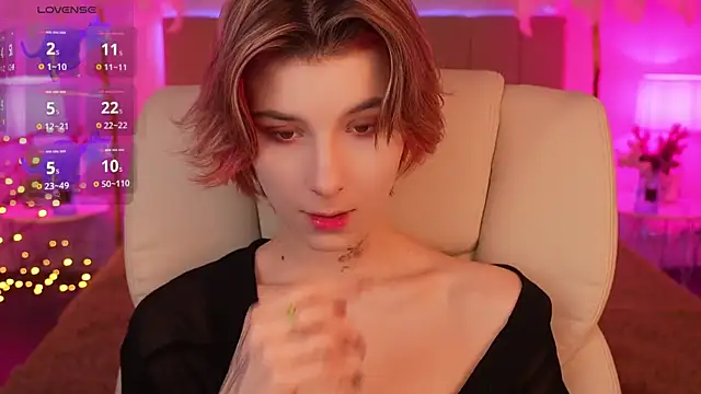 Snapshot of HaylaAmber chatting on 12/16/24, 07:04 HaylaAmber online show from 12/16/24, 07:04