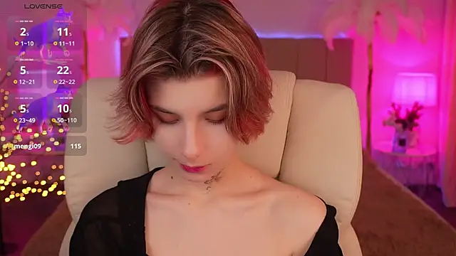 Snapshot of HaylaAmber chatting on 12/16/24, 10:50 HaylaAmber online show from 12/16/24, 10:50