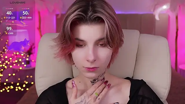 Snapshot of HaylaAmber chatting on 12/19/24, 01:51 HaylaAmber online show from 12/19/24, 01:51