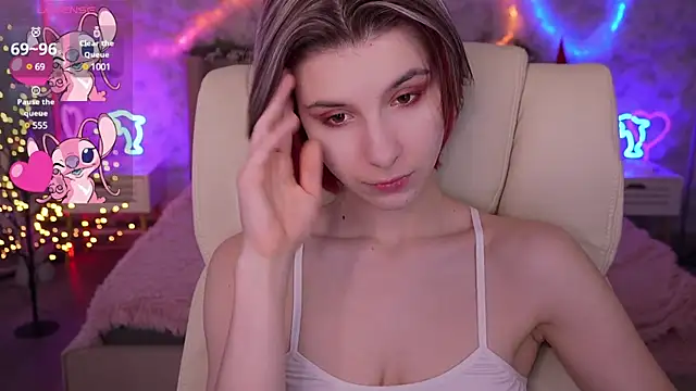 Snapshot of HaylaAmber chatting on 01/27/25, 08:17 HaylaAmber online show from 01/27/25, 08:17