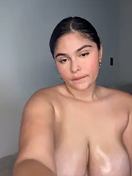 Snapshot of Sarasweet_sex chatting on 04/28/26, 02:27 Sarasweet sex online show from 04/28/26, 02:27