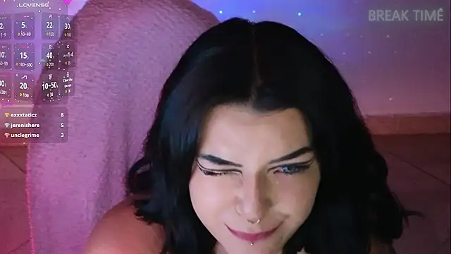 Snapshot of Alahia7demon chatting on 01/16/26, 01:04 Alahia7demon online show from 01/16/26, 01:04