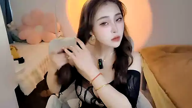 Snapshot of Ailisha66 chatting on 03/05/25, 12:27 Ailisha66 online show from 03/05/25, 12:27